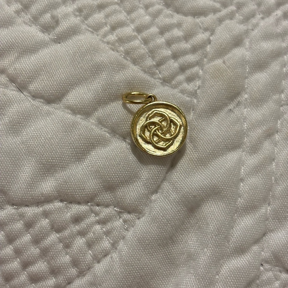 Kendra Scott logo Gold Pendant with Interlocking Design